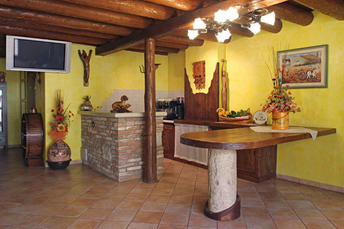 All'Albaro Agriturismo Salizzole Eksteriør billede
