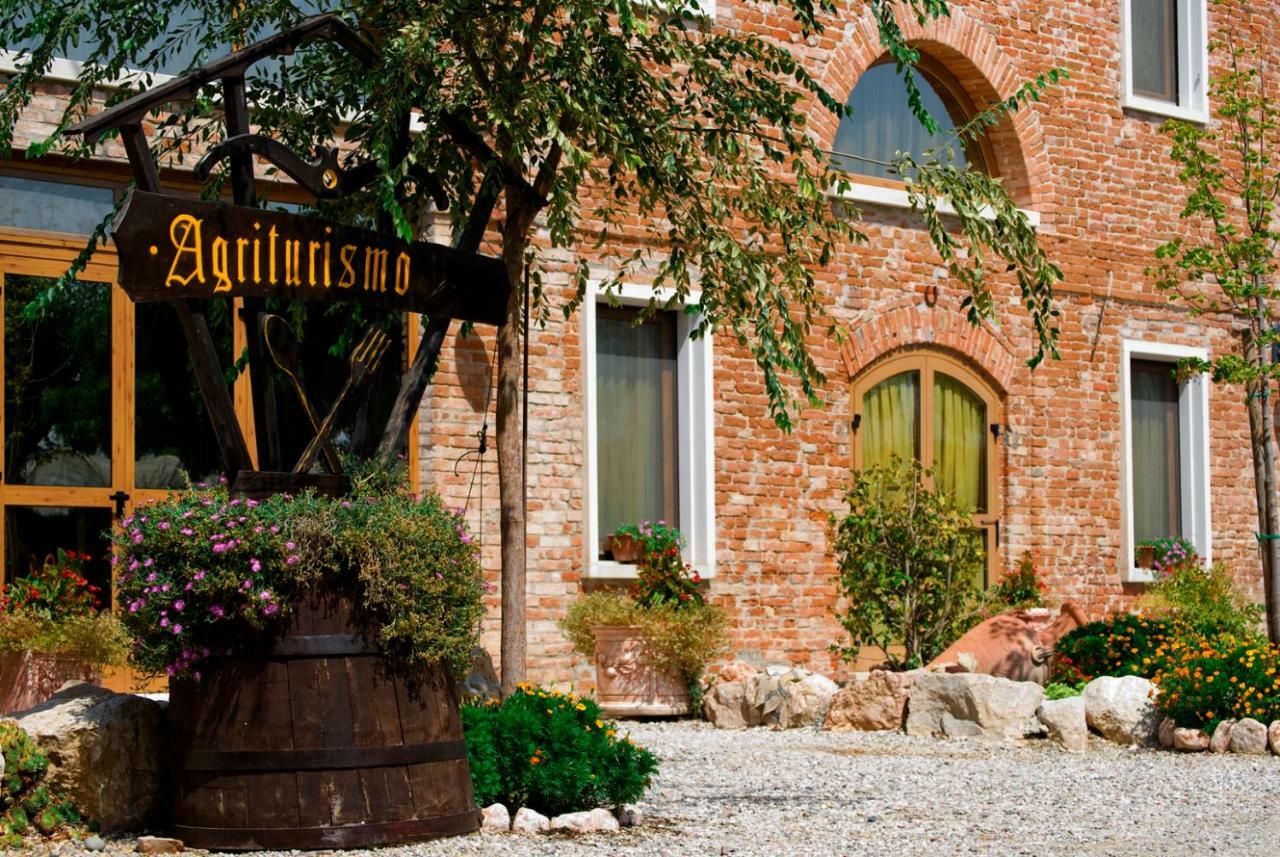 All'Albaro Agriturismo Salizzole Eksteriør billede