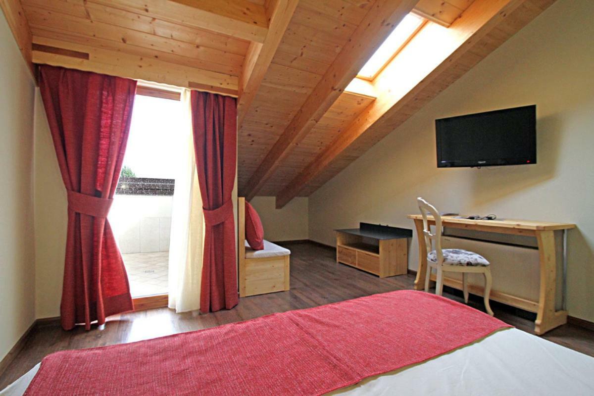 All'Albaro Agriturismo Salizzole Eksteriør billede