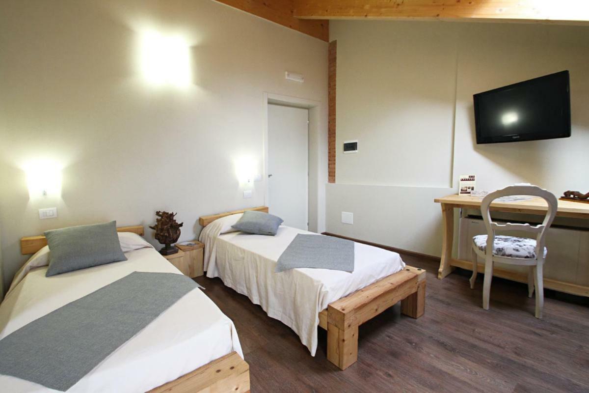 All'Albaro Agriturismo Salizzole Eksteriør billede