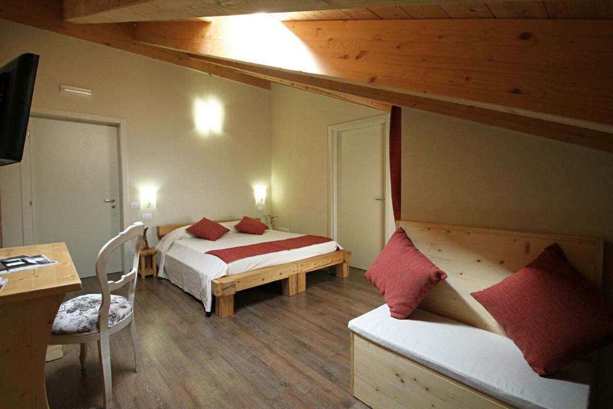 All'Albaro Agriturismo Salizzole Eksteriør billede